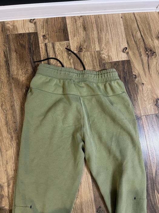 Nike Tech Fleece Wmns size M