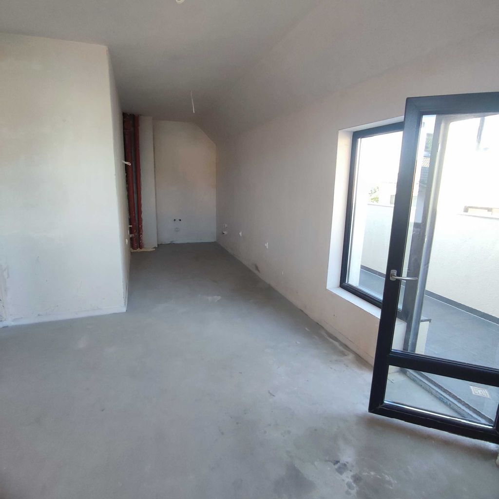 Продава се Тристаен апартамент в Търговище, Вароша - 74 кв.м за 1149 €/кв.м - Снимка #12