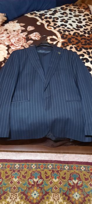 Продам костюм тройку