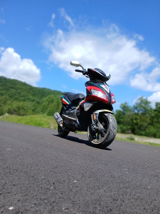 Vând scuter 49cc
