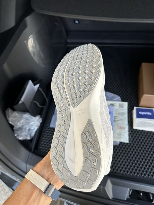 Белые красовки nike