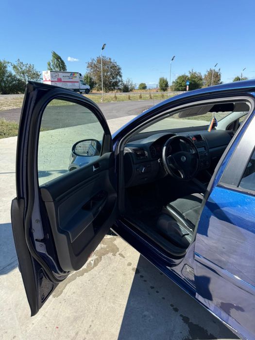 Volkswagen Golf 5 + GPL