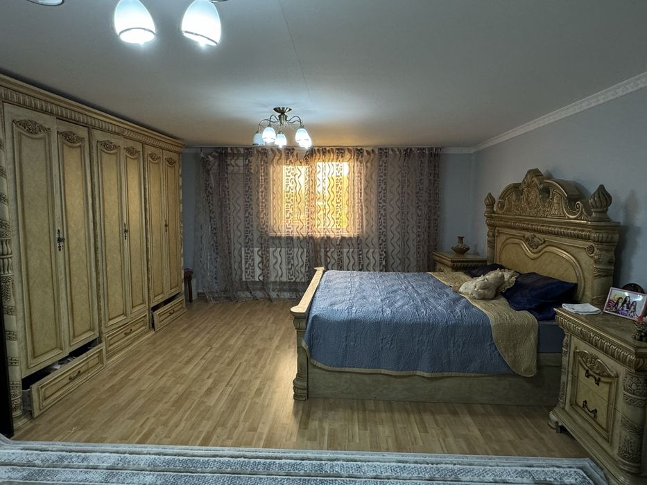 Продам спальный гарнитур