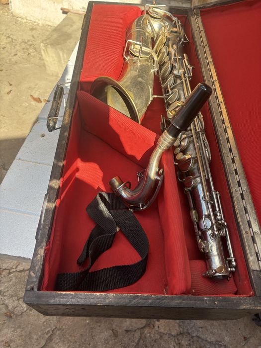 Vand saxofoane alto si tenor