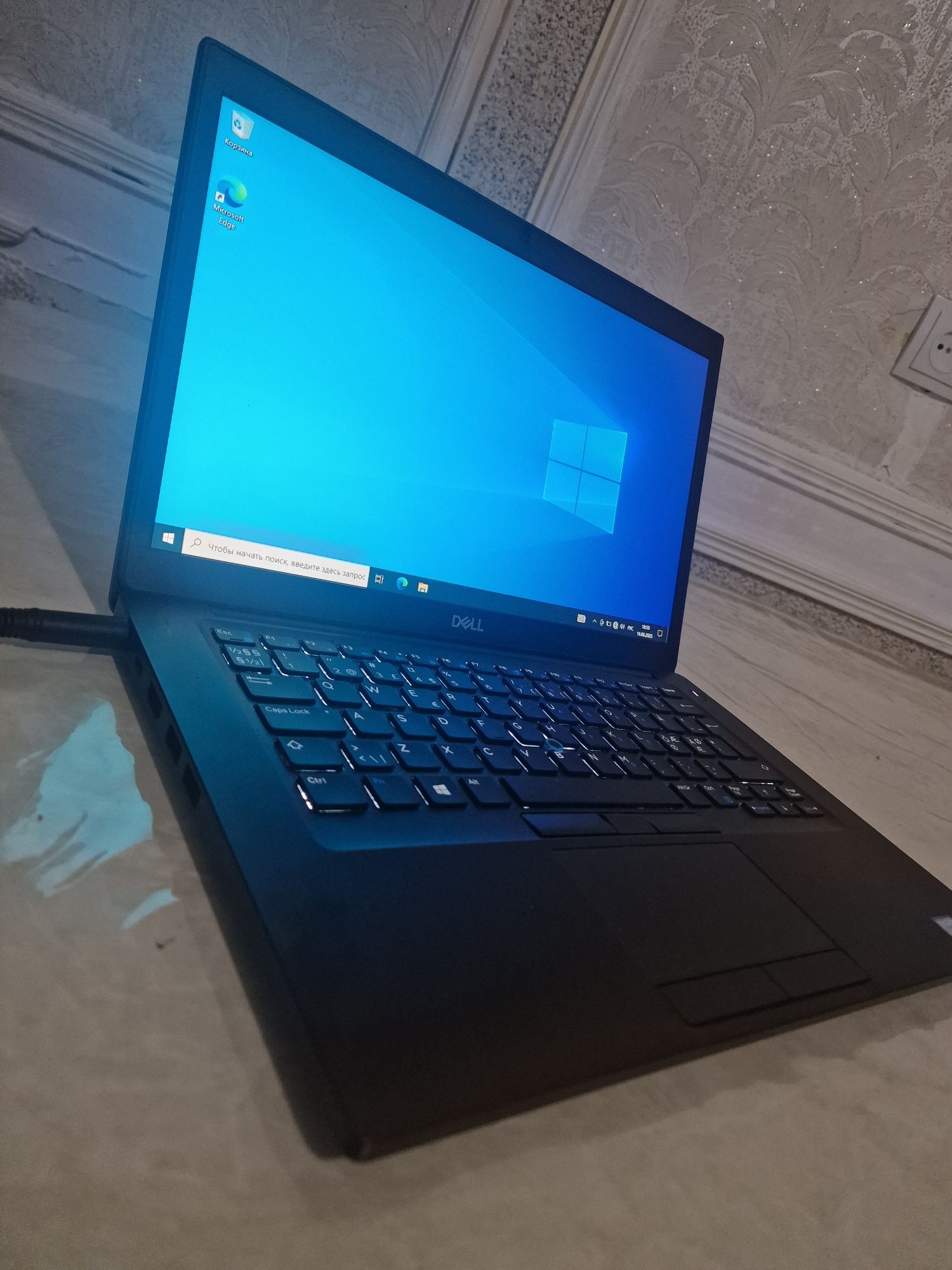 Dell Core i5-8250u Operativka ddr4 16gb hotira 256gb m2ssd