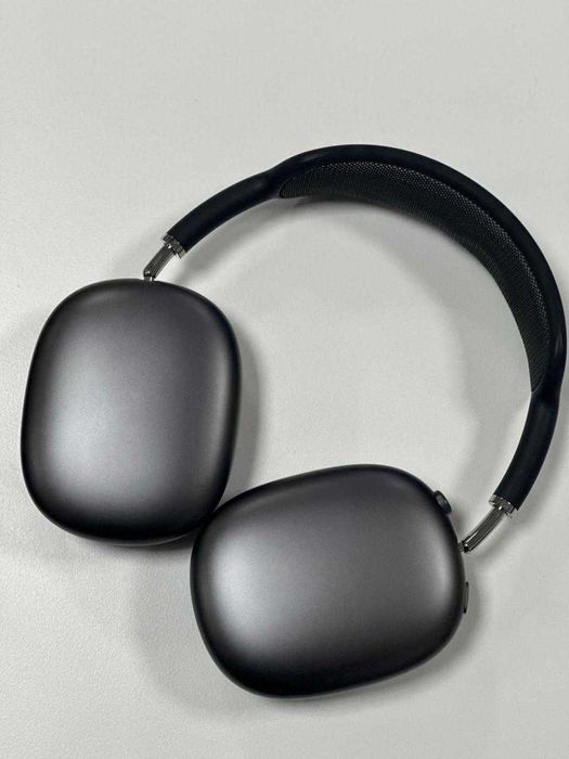 Air pods Max. В отличном состояний коробка есть.