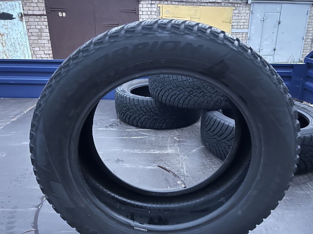 Продам зимние шины Pirelli