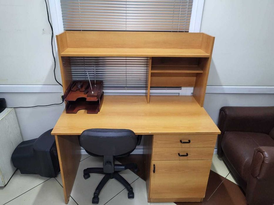 стол офисный компьютерный