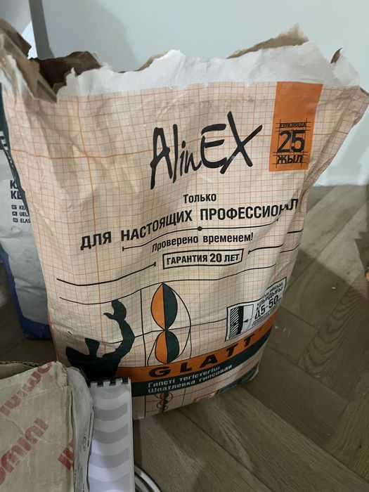 Клей для керамогранита и гипсовая шпаклевка