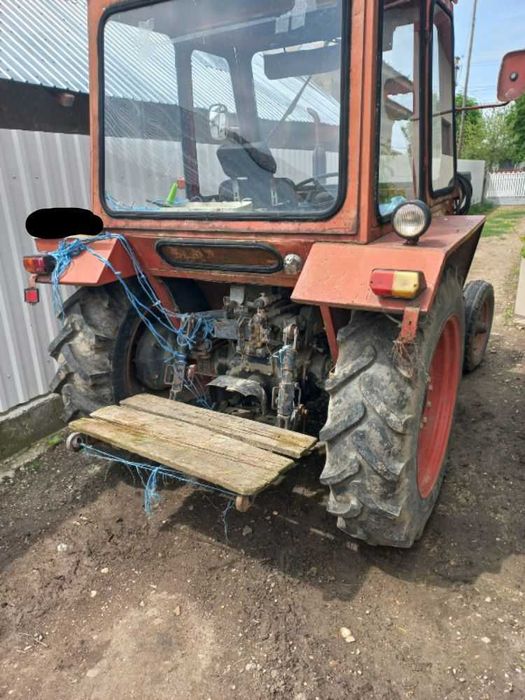Tractor U 445 an 2003