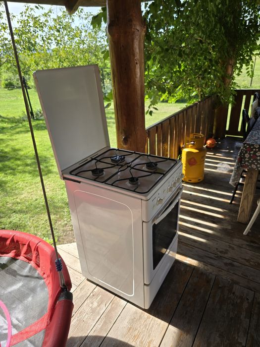 Aragaz gorenje 4 ochiuri si cuptor