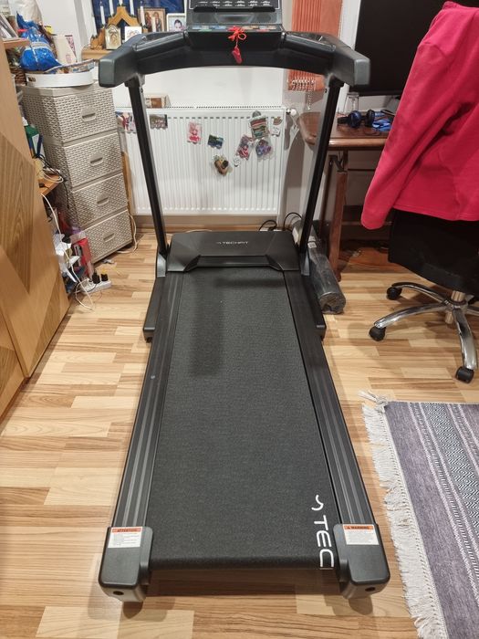 Banda de alergare TECHFIT MT300, Motor 5 CP, Greutate utilizator 150 K