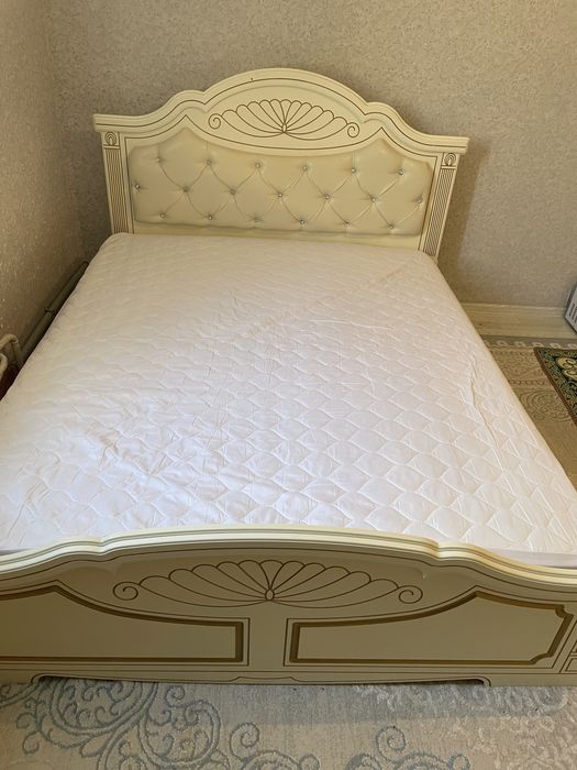 Спальня диван жағдайы жақсы срочно сатылады