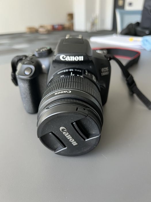 Фотоапарат Canon EOS 1300D + Canon ESF 18-55mm