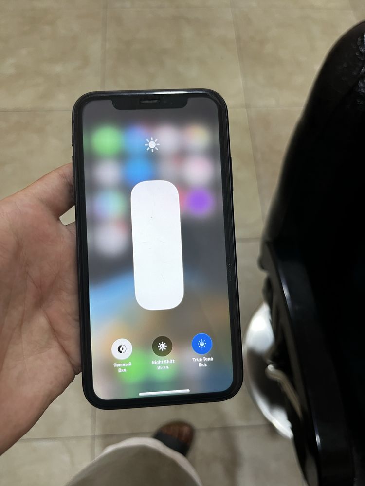 iPhone 11 64% gb