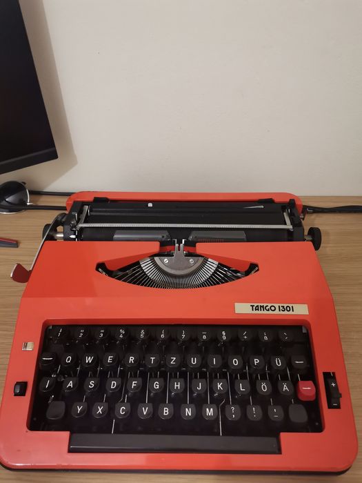 Пишеща машина Tango 1301