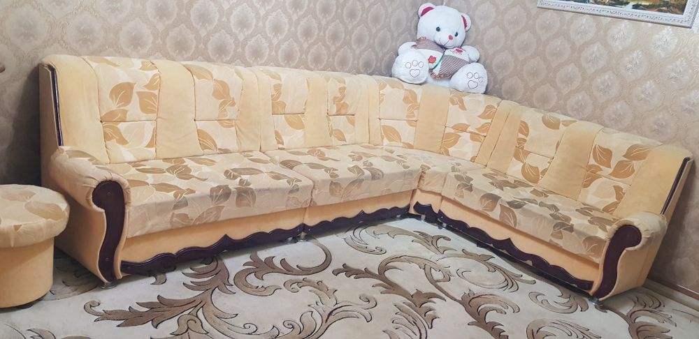 Продается уголок мягкий гостиный