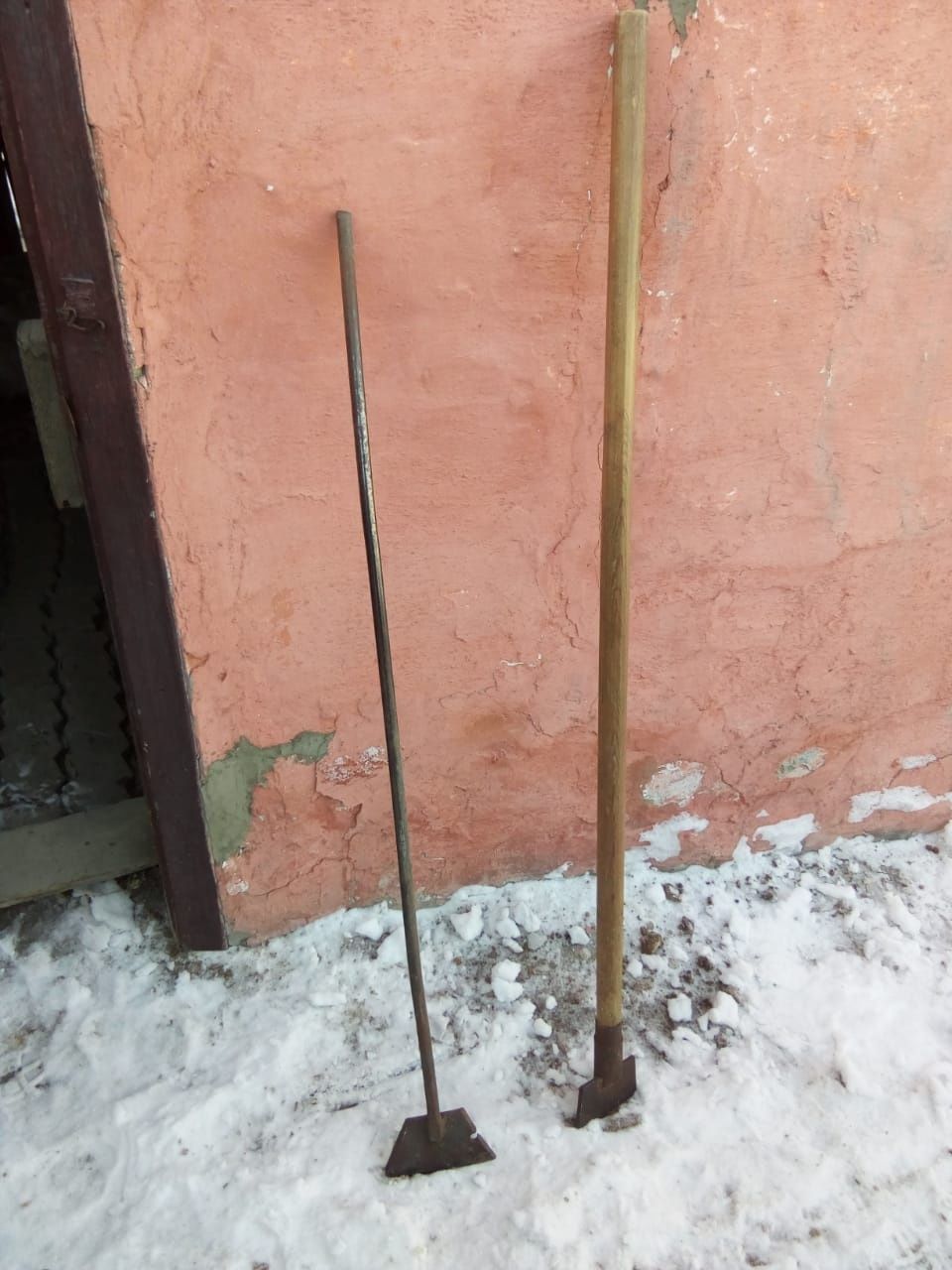 продаётся ледокол.
