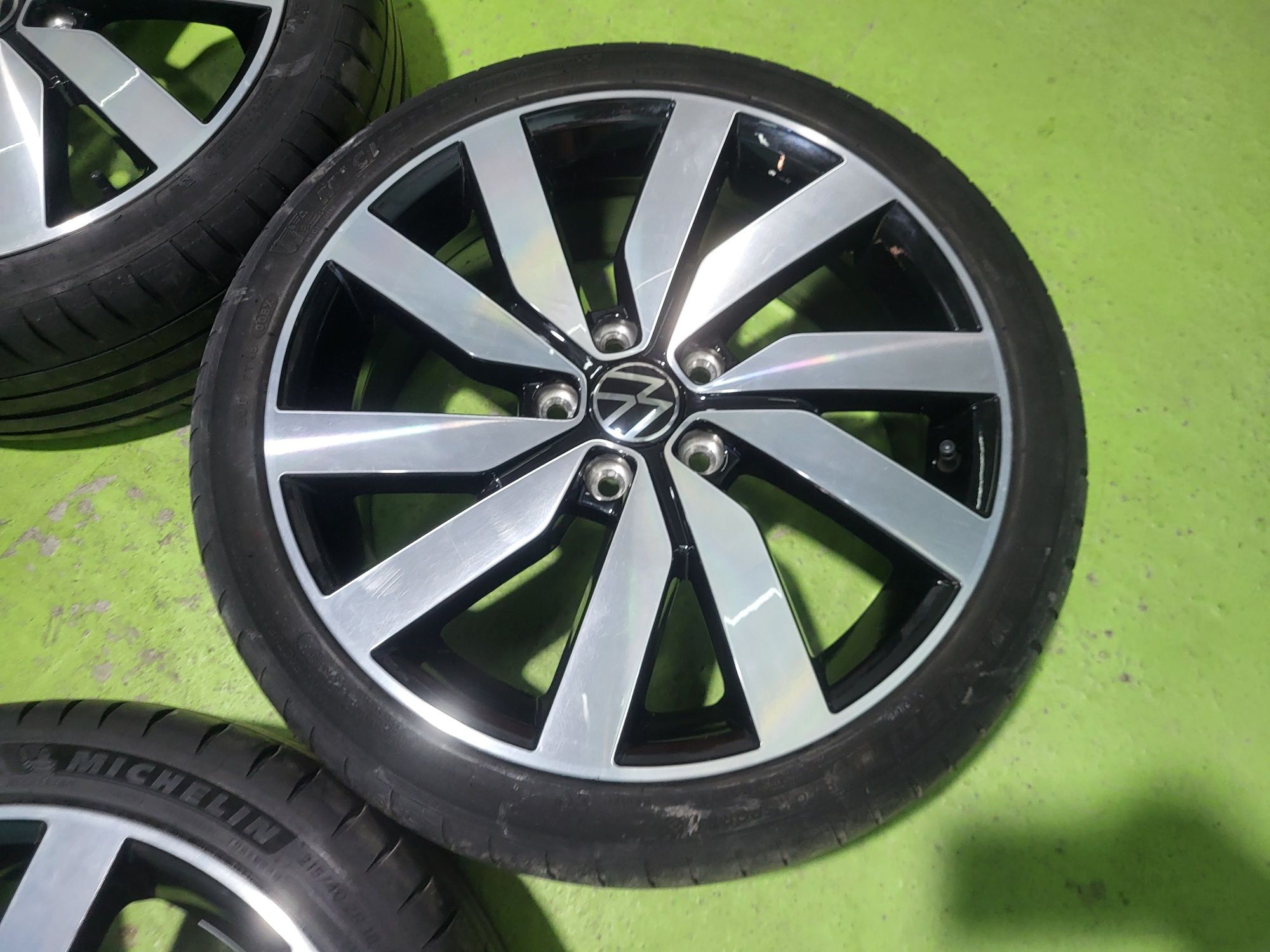 18 5x112 Vw Golf лети джанти 5х112 Мерцедес
