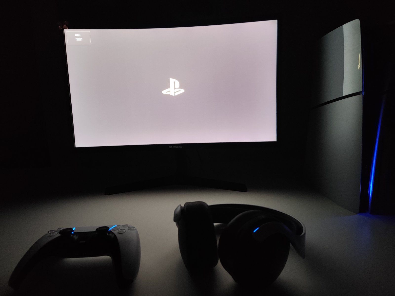 Playstation 5 (Ps5 слушалки и джойстик) с гаранция