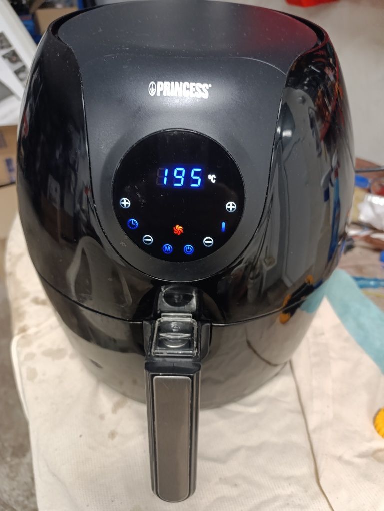 Air Frier Princess 1700w. 5l за части