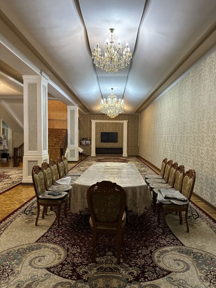 Срочна продаётся большой дом