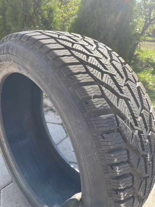 Vand doua anvelope iarna