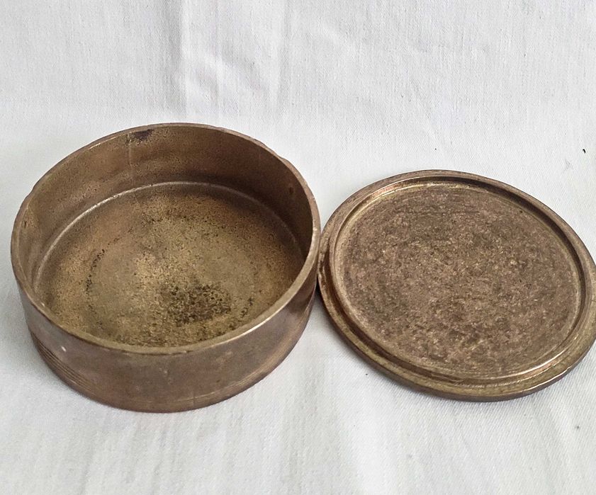 Много масивна бижутерка от месинг