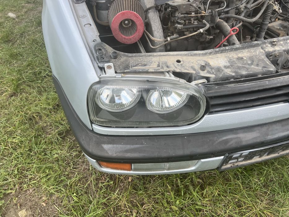 Bara fata! Capota motor, faruri vw golf 3 fab 1994