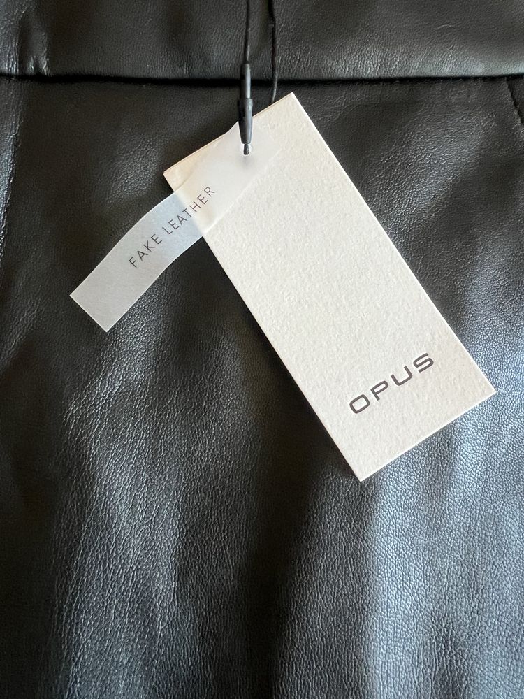 Дамска кожена пола Opus