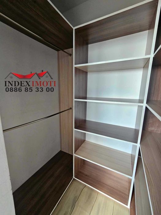 3-стаен апартамент-148кв.м,паркомясто и Голяма тераса с кухня