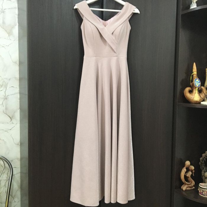 Продам или отдам напрокат коктейльное платье пудрового цвета с блеском