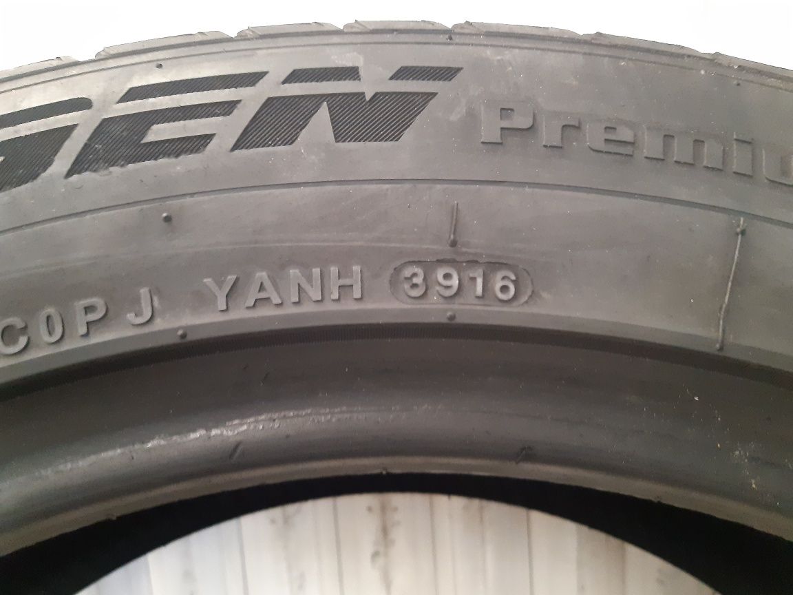 225/55/19  1XKUMHO  99W  DOT  3916  4,55MM