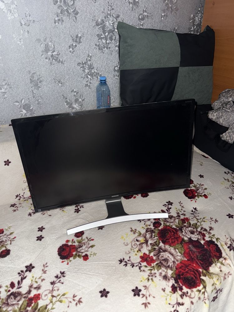 Vand monitor samsunf