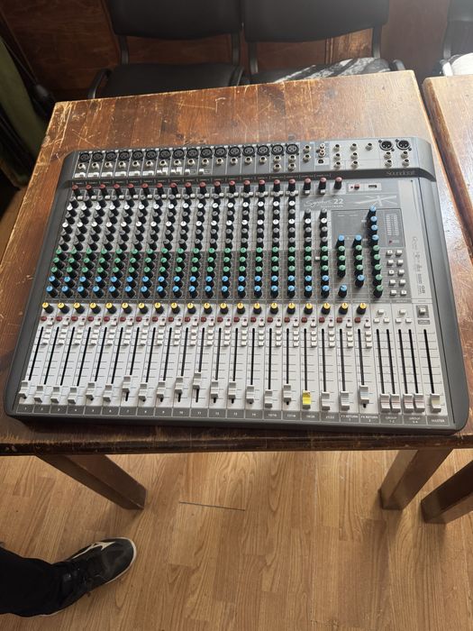 Миксер Soundcraft Signature 22 MTK.