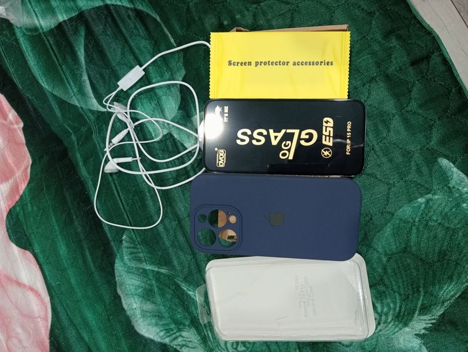 Продам аксессуары на 15 про.