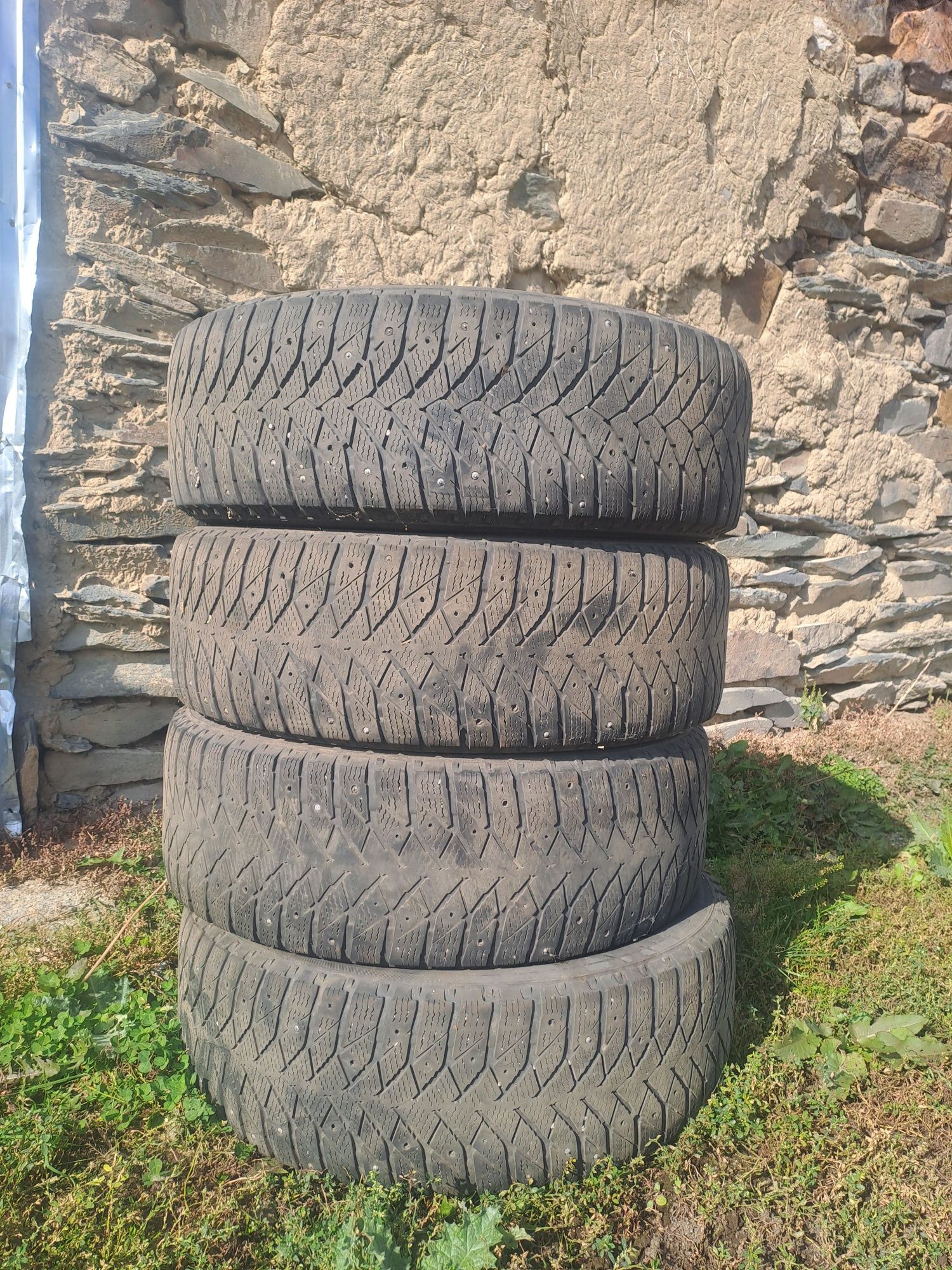 Продам зимнюю шины