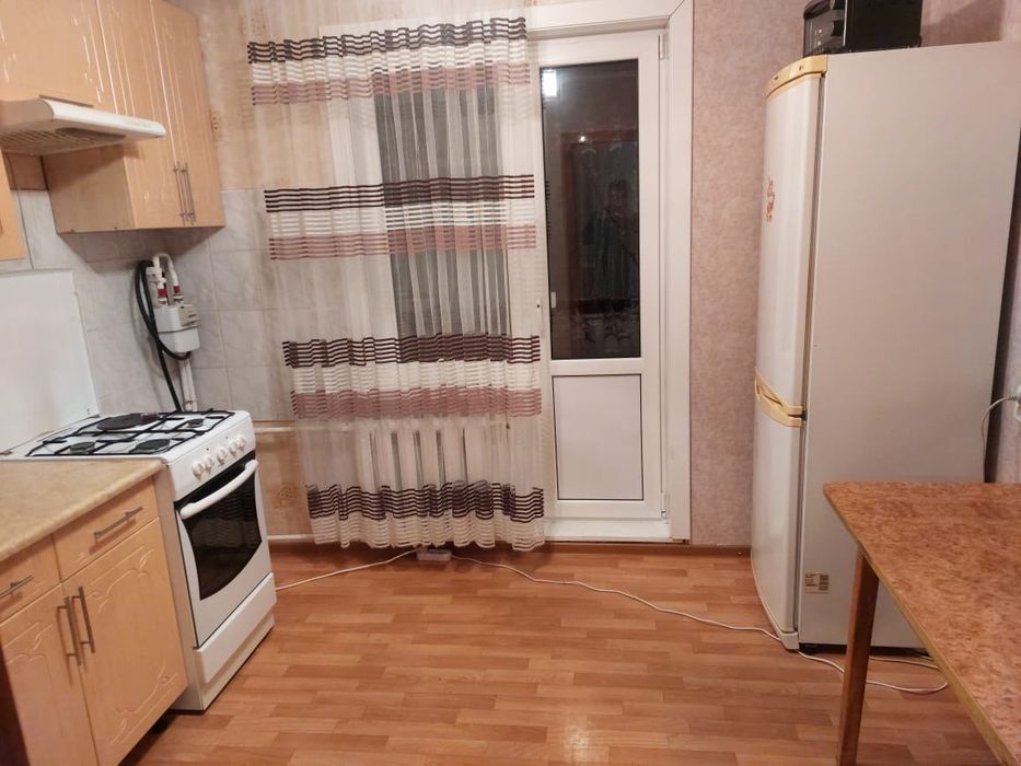 Сдам 2 комнатную квартиру,  Володарского 94