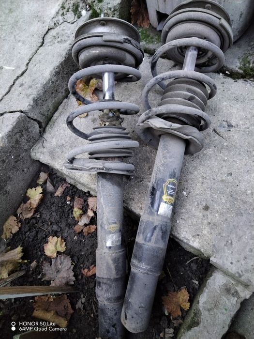 Е60 амортисьори предни