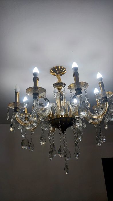 Продам люстру почти новая