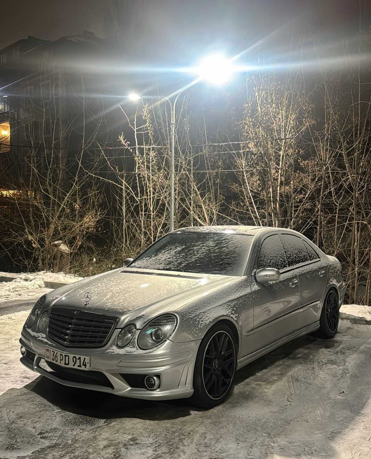 Бампер на Mercedes W211 (E-Class) стиль AMG 63 до рест / рест