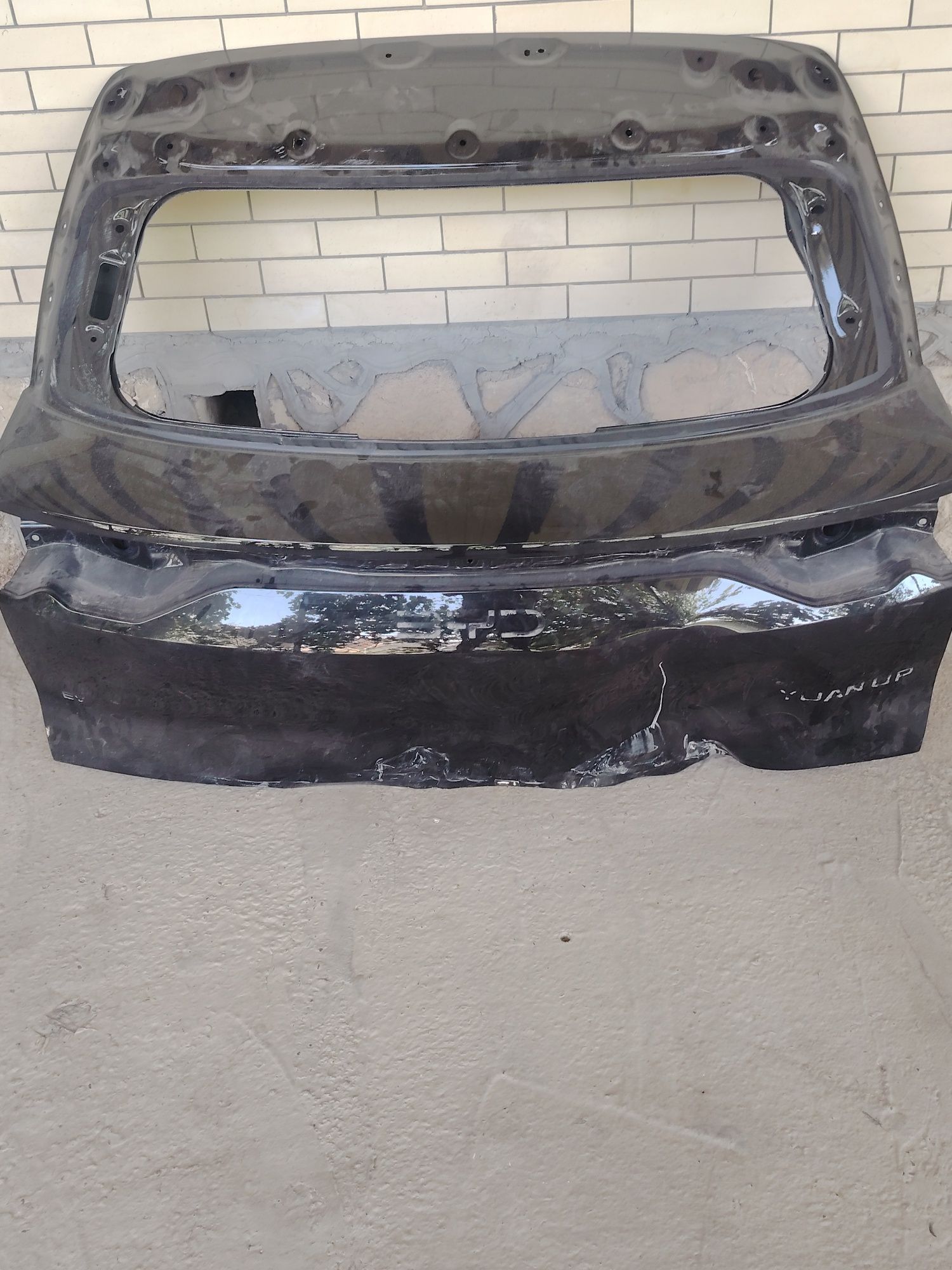 Byd yuan up orqa kapot