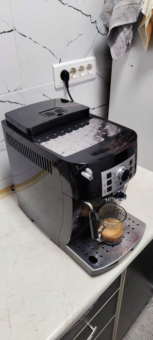 Espressor Automat DeLonghi Magnifica S ECAM 22.110 Aparat Cafea Boabe