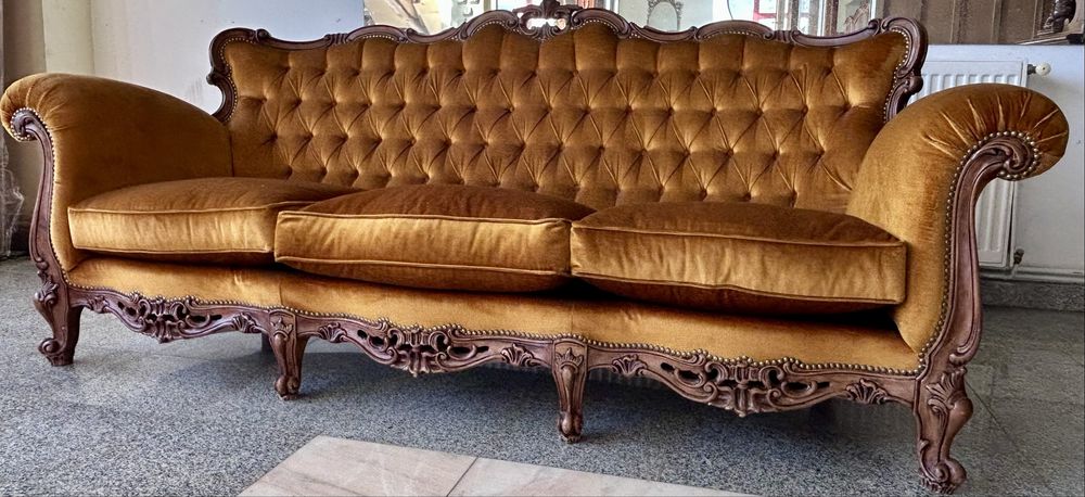 Canapea cu structura din lemn masiv de nuc