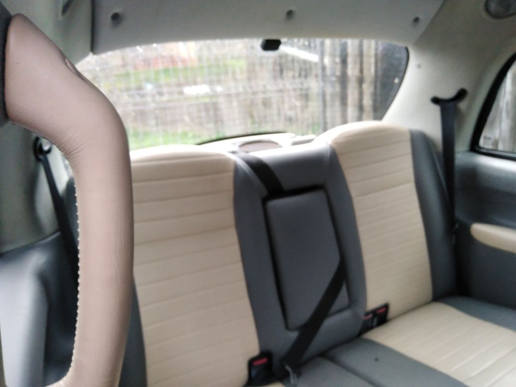 Doua taxi londoneze