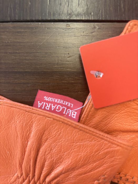 Дамски кожени ръкавици