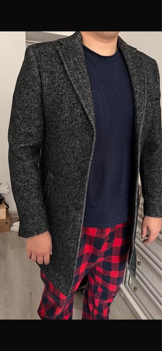 Продам мужское демисезонное пальто (на теплую зиму)