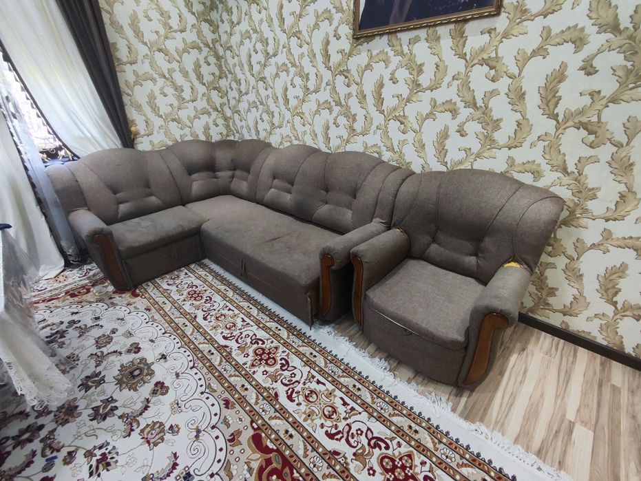 Диван сатылады срочно