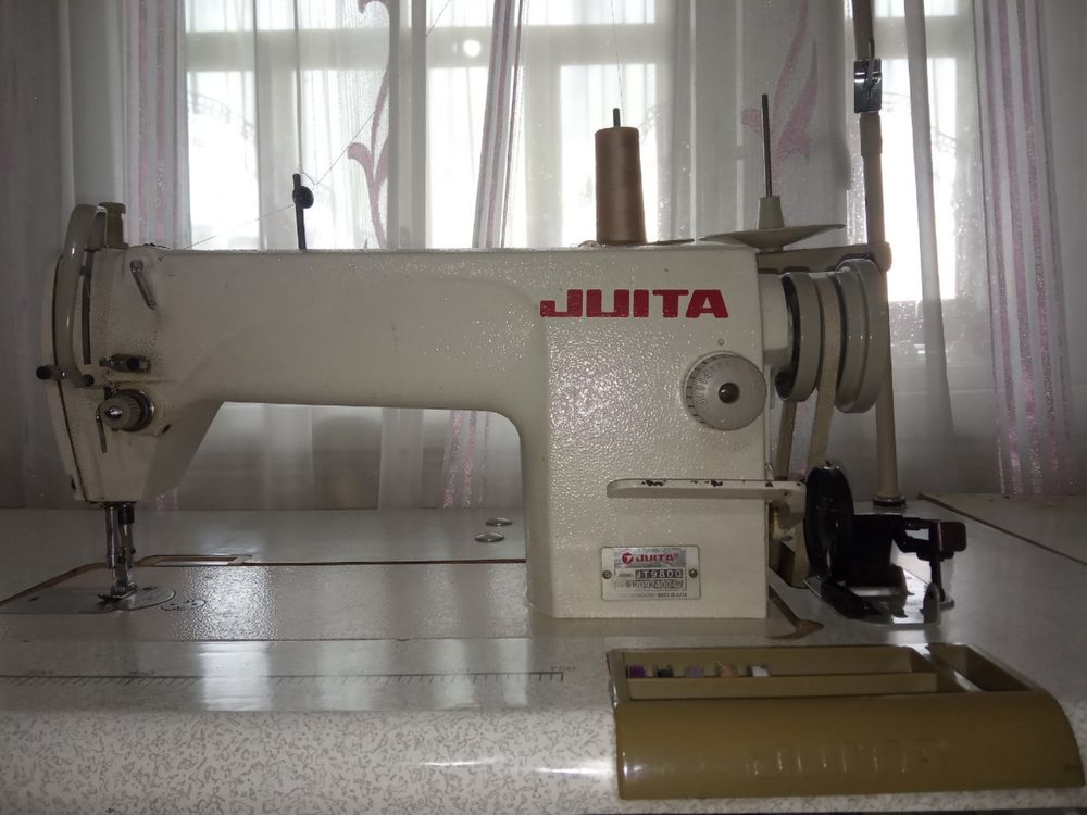 Швейная машина Juita