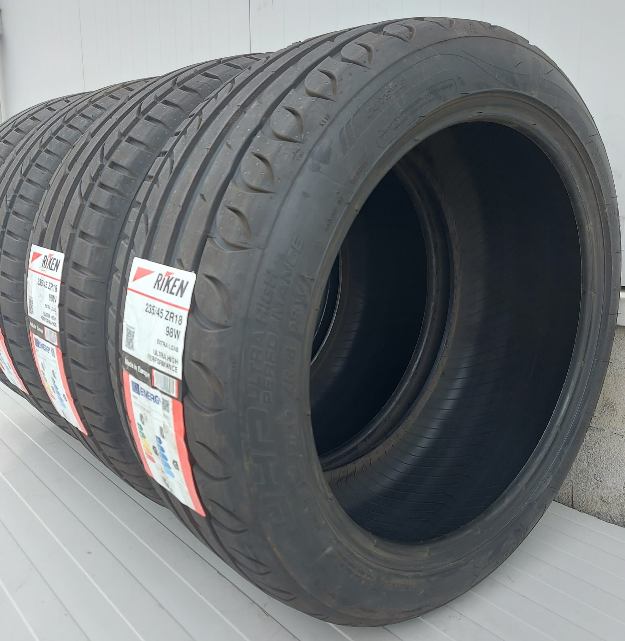 235/45 R18, 98W, RIKEN ( byMICHELIN), UHP, Anvelope vara